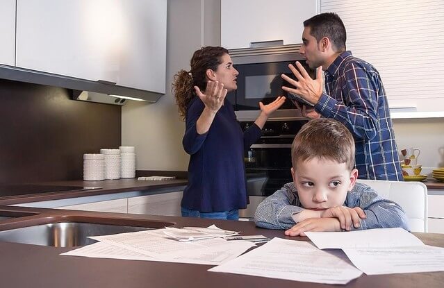 子供に厳しいモラハラ夫 どう対応する 子供を守るために出来ることとは 主婦が幸せであるために